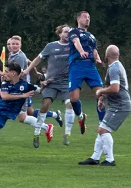  KLARER SIEG NACH ZWEI GRUNDVERSCHIEDENEN HALBZEITEN