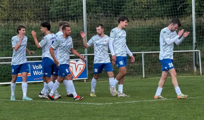WEITER KURS HALTEN, DANN WINKT DER PLATZ AN DER SONNE