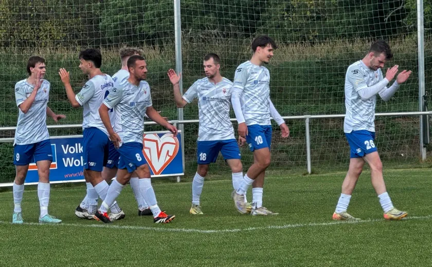 WEITER KURS HALTEN, DANN WINKT DER PLATZ AN DER SONNE