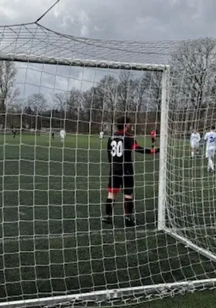ZWEITE HERREN DOPPELT GEFORDERT