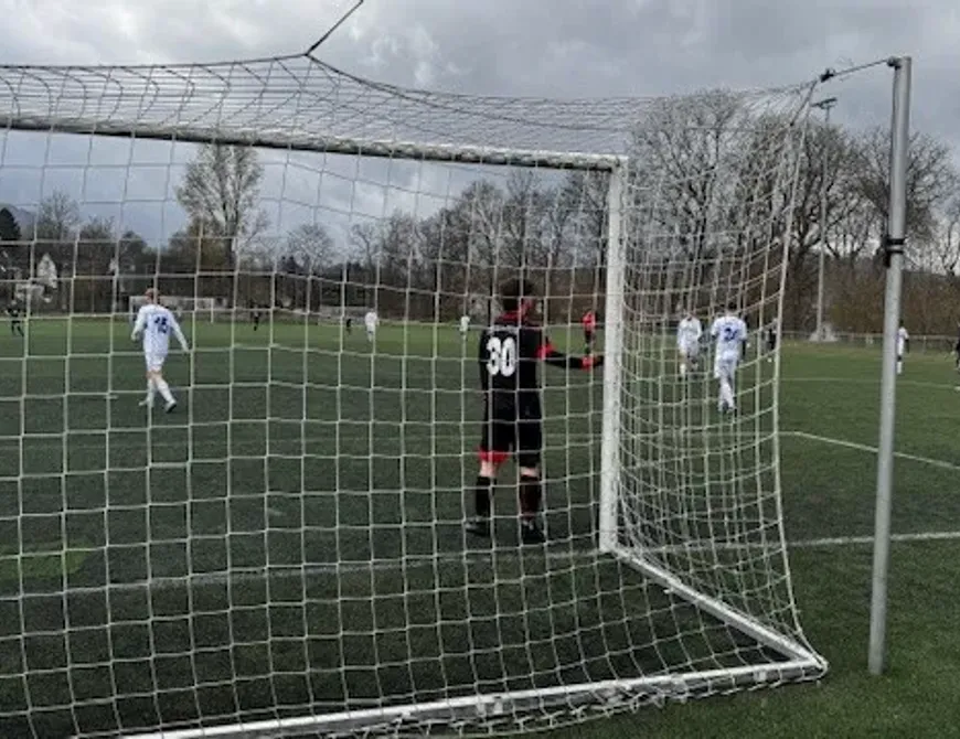 ZWEITE HERREN DOPPELT GEFORDERT