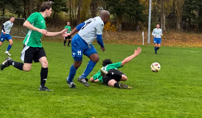 GEBRAUCHTES WOCHENENDE FÜR ZWEITE HERREN