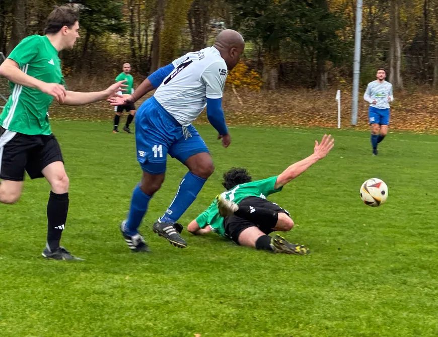 GEBRAUCHTES WOCHENENDE FÜR ZWEITE HERREN