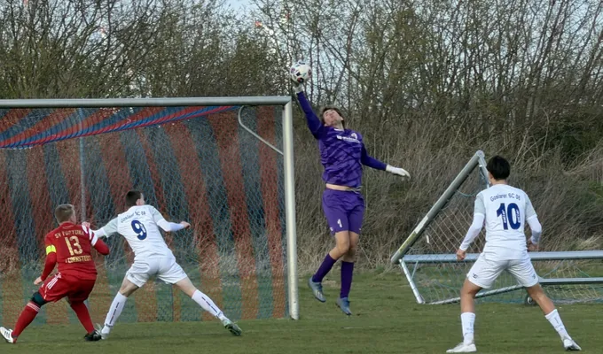 PUNKTGEWINN NACH ZÄHEM FUSSBALLSPIEL