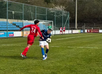 PUNKTETEILUNG IM SPITZENSPIEL