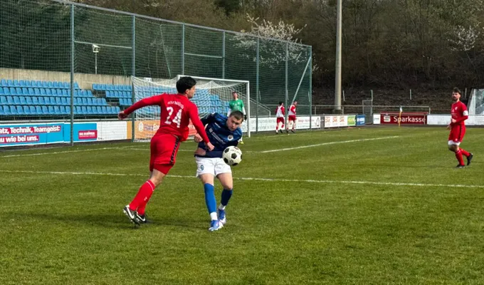 PUNKTETEILUNG IM SPITZENSPIEL